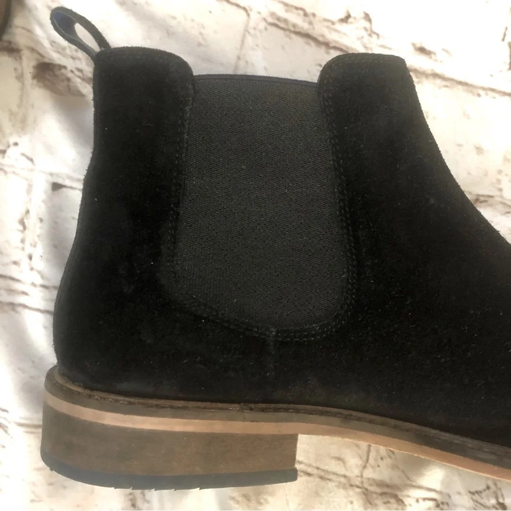 Modern Fiction preowned worn